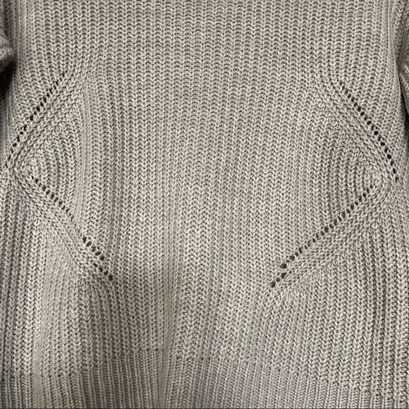 Aeropostale Knit Light Gray Long sleeves Women's Sweater - Size XS - Picture 4 of 12